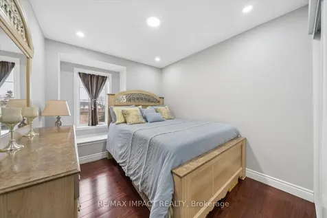 21 Decker Hollow Circle Brampton ON L6X 0K9