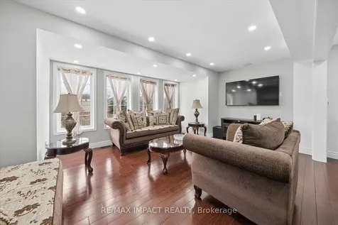 21 Decker Hollow Circle Brampton ON L6X 0K9