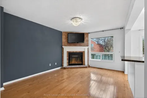 5623 Haddon Hall Road Mississauga ON L5M 5G4