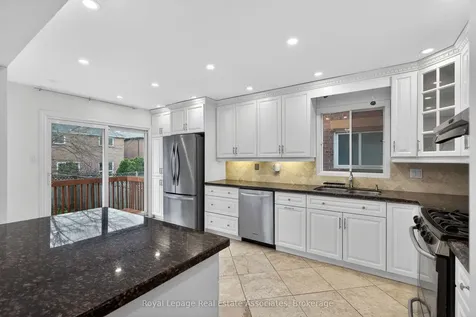 5623 Haddon Hall Road Mississauga ON L5M 5G4
