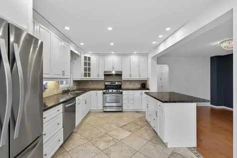 5623 Haddon Hall Road Mississauga ON L5M 5G4
