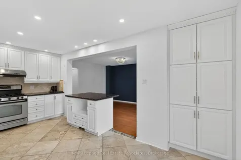 5623 Haddon Hall Road Mississauga ON L5M 5G4