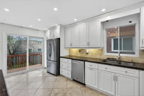 5623 Haddon Hall Road Mississauga ON L5M 5G4
