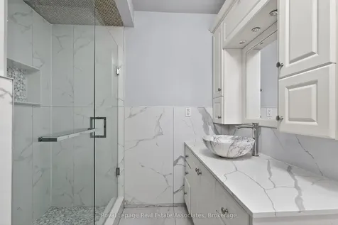 5623 Haddon Hall Road Mississauga ON L5M 5G4