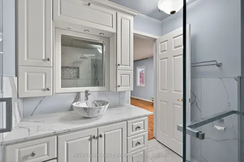 5623 Haddon Hall Road Mississauga ON L5M 5G4
