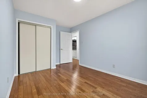 5623 Haddon Hall Road Mississauga ON L5M 5G4