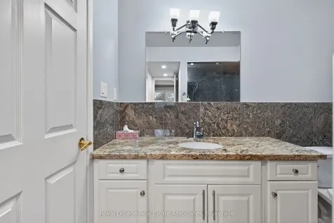 5623 Haddon Hall Road Mississauga ON L5M 5G4