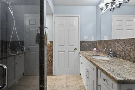 5623 Haddon Hall Road Mississauga ON L5M 5G4