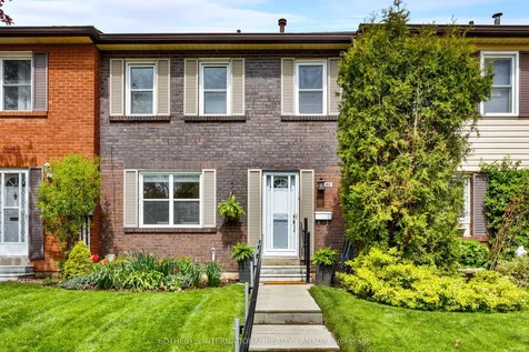 2825 Gananoque Drive Mississauga ON L5N 1V6