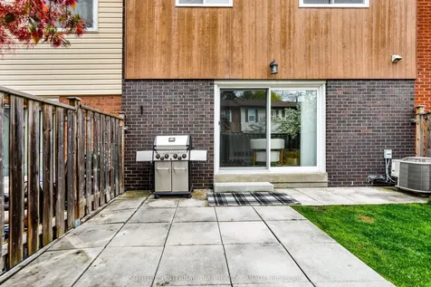 2825 Gananoque Drive Mississauga ON L5N 1V6