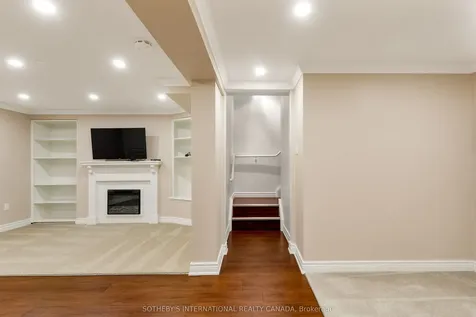 2825 Gananoque Drive Mississauga ON L5N 1V6