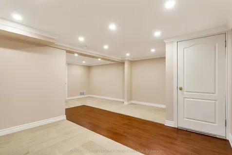 2825 Gananoque Drive Mississauga ON L5N 1V6