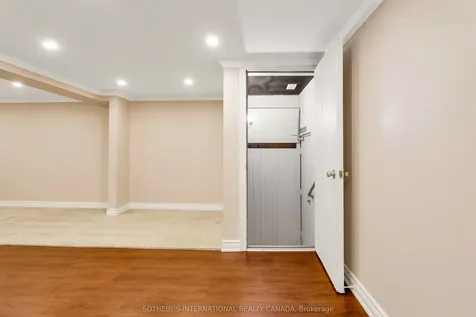 2825 Gananoque Drive Mississauga ON L5N 1V6