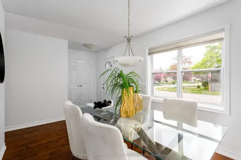 2825 Gananoque Drive Mississauga ON L5N 1V6