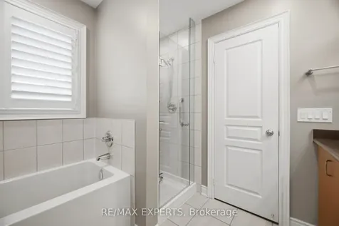 64 Holbrook Court Milton ON L9E 1J1