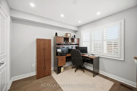 64 Holbrook Court Milton ON L9E 1J1