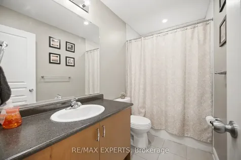 64 Holbrook Court Milton ON L9E 1J1