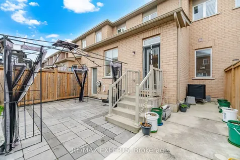 64 Holbrook Court Milton ON L9E 1J1