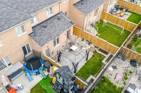 64 Holbrook Court Milton ON L9E 1J1