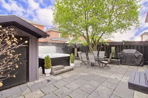 10 Stella Crescent Caledon ON L7E 2C3