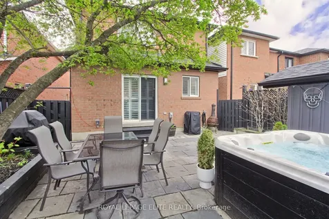 10 Stella Crescent Caledon ON L7E 2C3