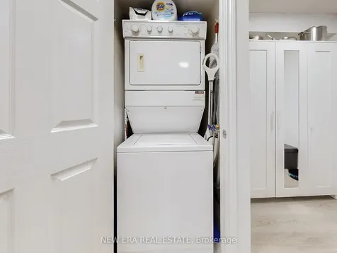 3888 Duke Of York Boulevard Mississauga ON L5B 4P5
