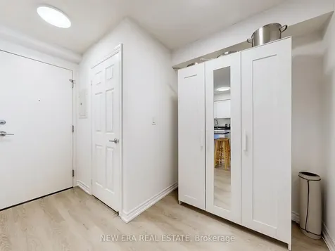 3888 Duke Of York Boulevard Mississauga ON L5B 4P5