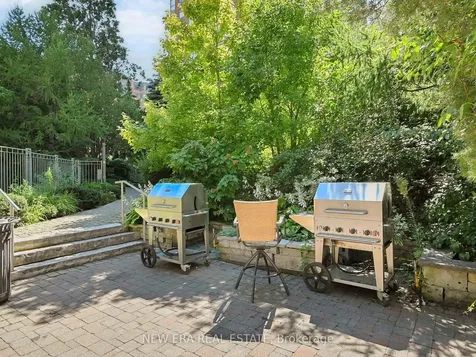 3888 Duke Of York Boulevard Mississauga ON L5B 4P5
