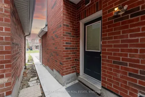14 Vermont Road Brampton ON L7A 3G3
