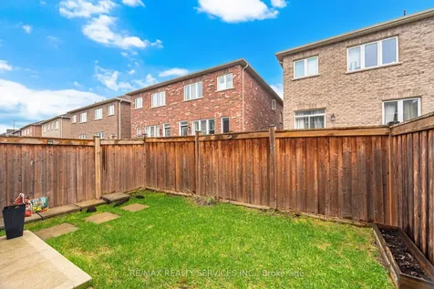 25 Baffin Crescent Brampton ON L7A 4K7