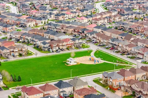 25 Baffin Crescent Brampton ON L7A 4K7