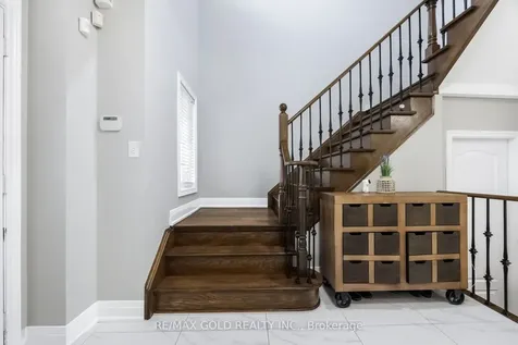 64 Strathdale Road Brampton ON L6P 2Y4