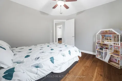 64 Strathdale Road Brampton ON L6P 2Y4