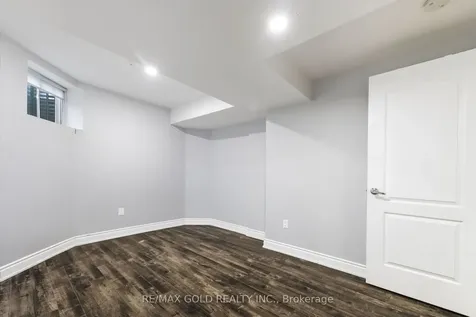 64 Strathdale Road Brampton ON L6P 2Y4