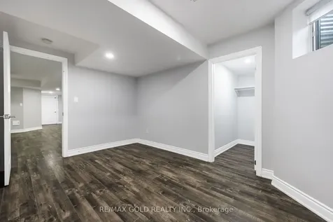 64 Strathdale Road Brampton ON L6P 2Y4