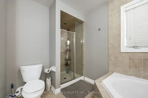 64 Strathdale Road Brampton ON L6P 2Y4