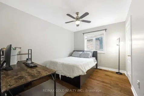 64 Strathdale Road Brampton ON L6P 2Y4