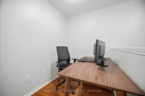 525 Novo Star Drive Mississauga ON L5W 1Y1