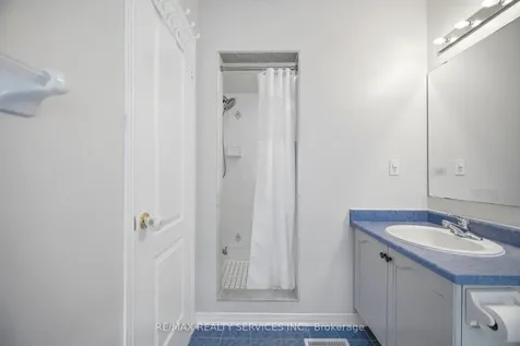 525 Novo Star Drive Mississauga ON L5W 1Y1