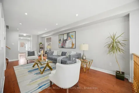 525 Novo Star Drive Mississauga ON L5W 1Y1