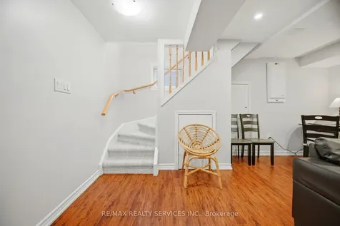 525 Novo Star Drive Mississauga ON L5W 1Y1