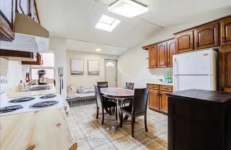 21 Hatherley Road Toronto ON M6E 1V8