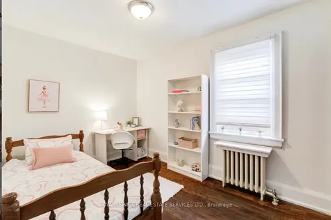 21 Hatherley Road Toronto ON M6E 1V8