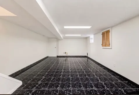 21 Hatherley Road Toronto ON M6E 1V8