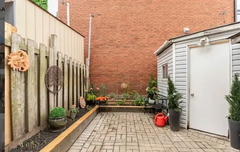 21 Hatherley Road Toronto ON M6E 1V8