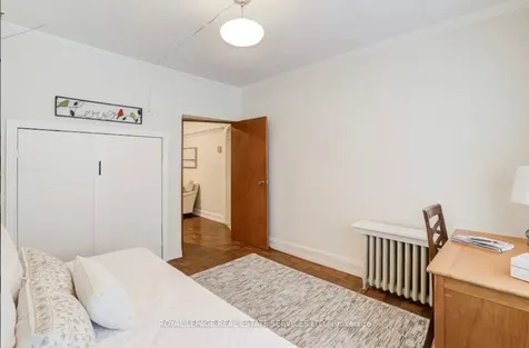 21 Hatherley Road Toronto ON M6E 1V8