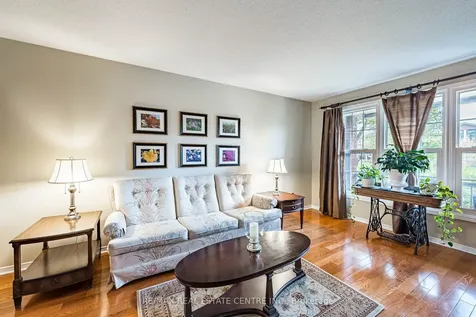 19 Mossbank Drive Brampton ON L6W 3Z4