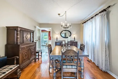 19 Mossbank Drive Brampton ON L6W 3Z4