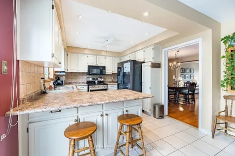 19 Mossbank Drive Brampton ON L6W 3Z4