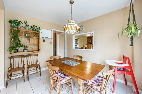 19 Mossbank Drive Brampton ON L6W 3Z4